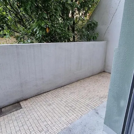 公寓 With Parking, Balcony, And Pool, Not Overlooked 卡威尔奎